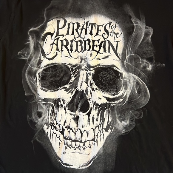 Pirates of the Caribbean T-Shirt Disney Parks - Picture 2 of 3